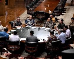 Presiden Prabowo Gelar Rapat di Hambalang, Bahas Pendidikan, Geopolitik, Hingga Kesiapan Mudik Lebaran