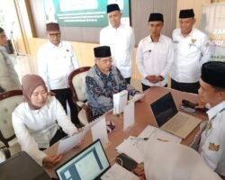 Pembayaran Zakat Serentak Oleh Bupati Lahat Bursah Zarnubi dan Wakil Bupati Widia Ningsih ke Baznas
