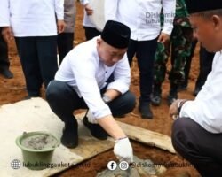 Wali kota Lubuk linggau Letakan Batu Pertama Pembangunan Masjid Amalul Ummah MAN 1